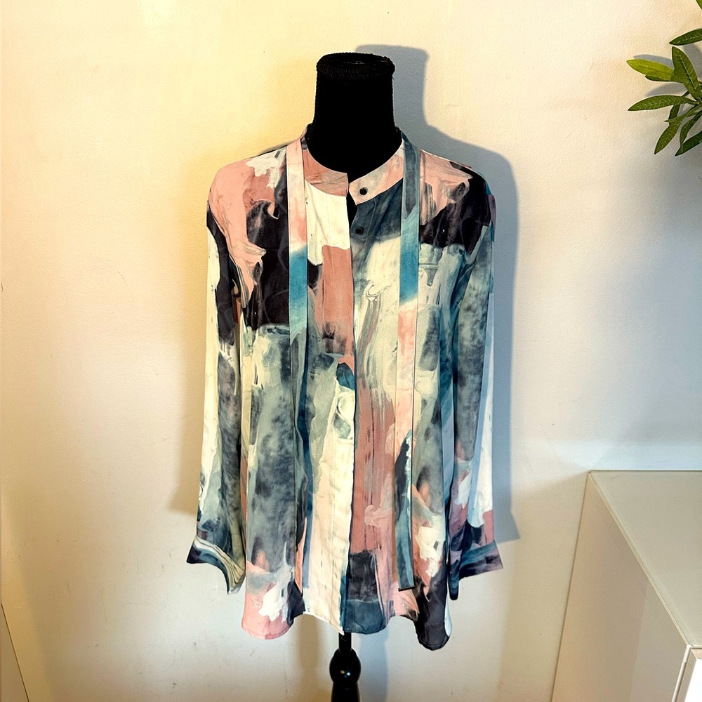 Mossimo. Abstract print tie neck blouse